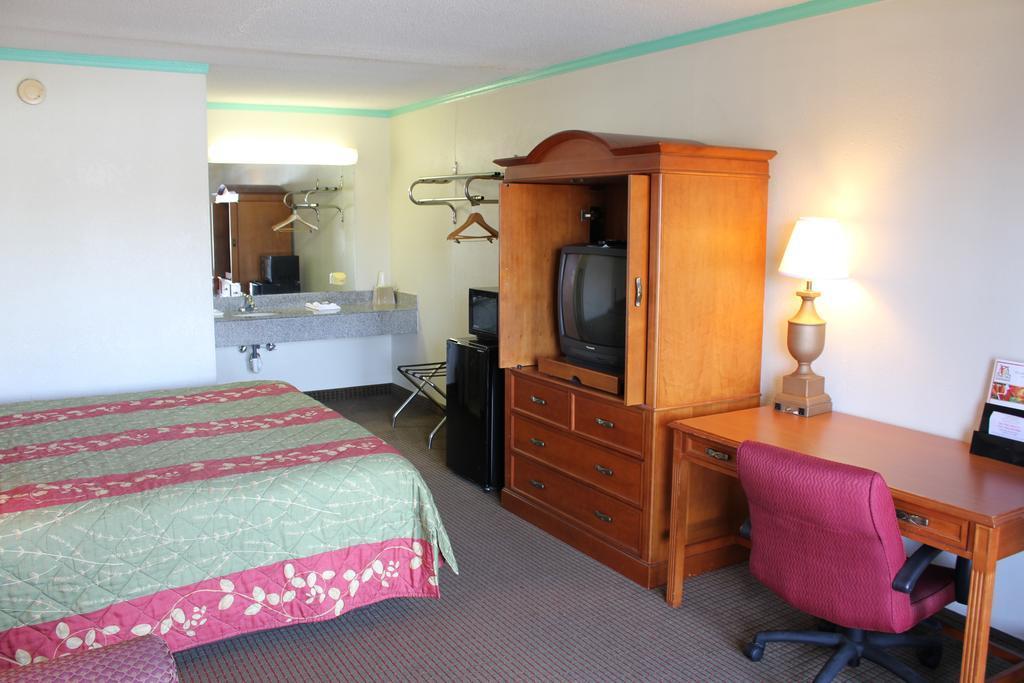 Econo Lodge Charlotte Airport Area Luaran gambar
